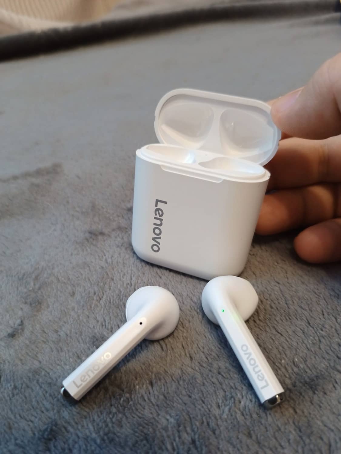 Bezdratova sluchatka Lenovo livepods lp2