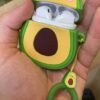 obal na airpods avokado