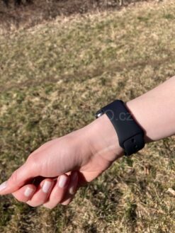 cerny silikonovy reminekk na apple watch 38 mm