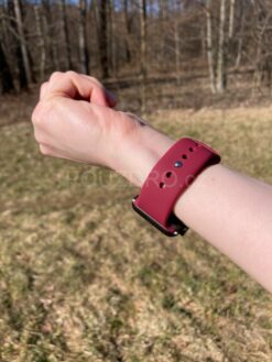 cerveny silikonovy reminek na apple watch 7 41