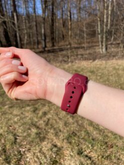 cerveny silikonovy reminek na apple watch se