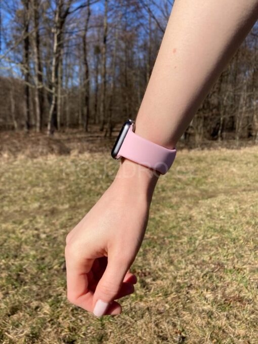 silikonovy baby pink reminek na apple watch 6