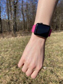 silikonovy ruzovy reminek na apple watch 40