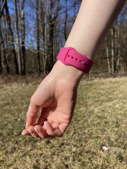 silikonovy ruzovy reminek na apple watch 41