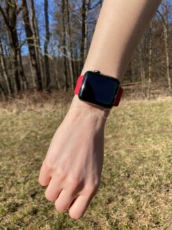svetle cerveny silikonovy reminek na apple watch 42