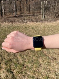 zlute silikonove sluchatka na apple watch 38