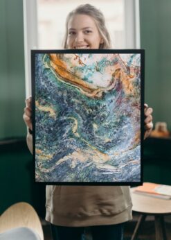 plakat s motivem typhaeno